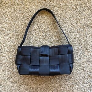 Harveys Original Seatbelt Shoulder Bag Purse Black Footed Handbag